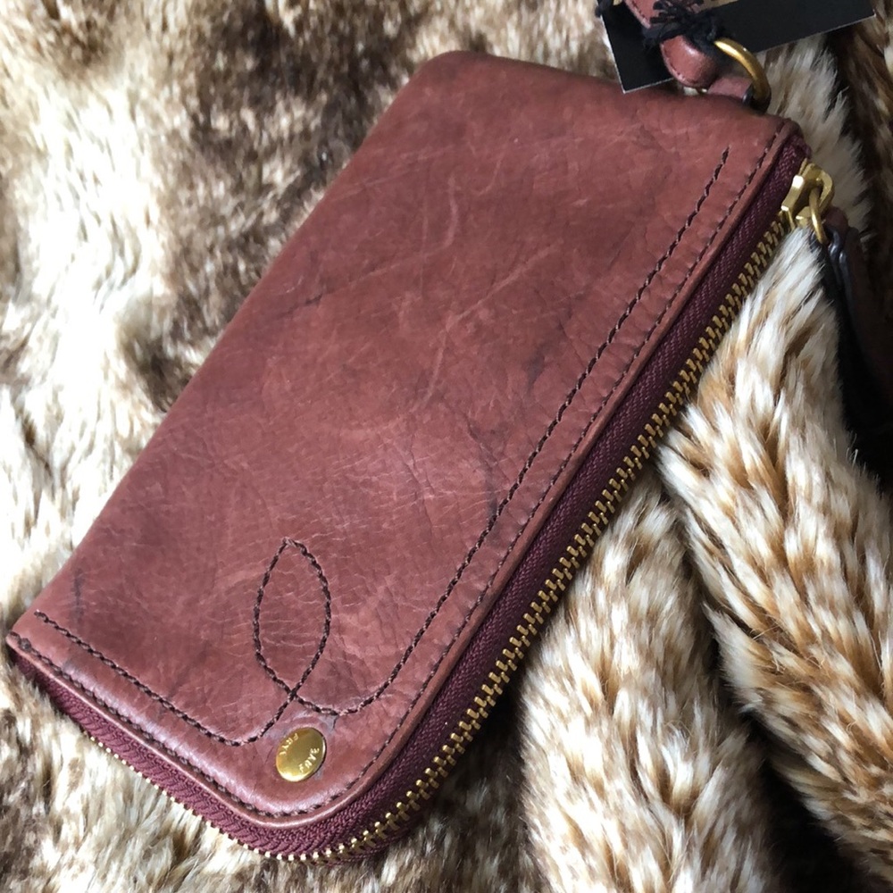 NWOT Frye Rustic Burgundy Leather Wristlet - Picture 6 of 10